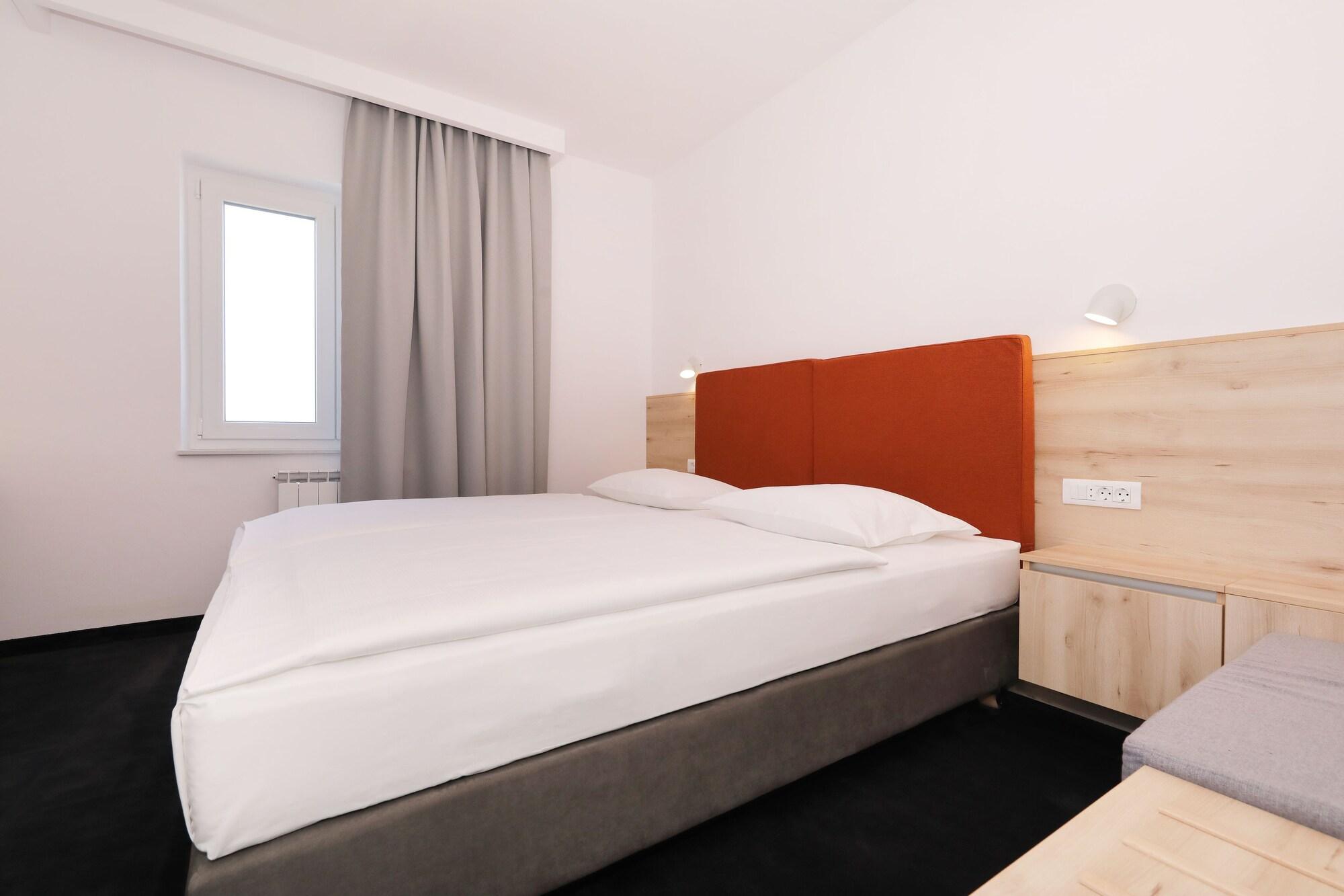 Hotel Mediteran Задар Екстериор снимка