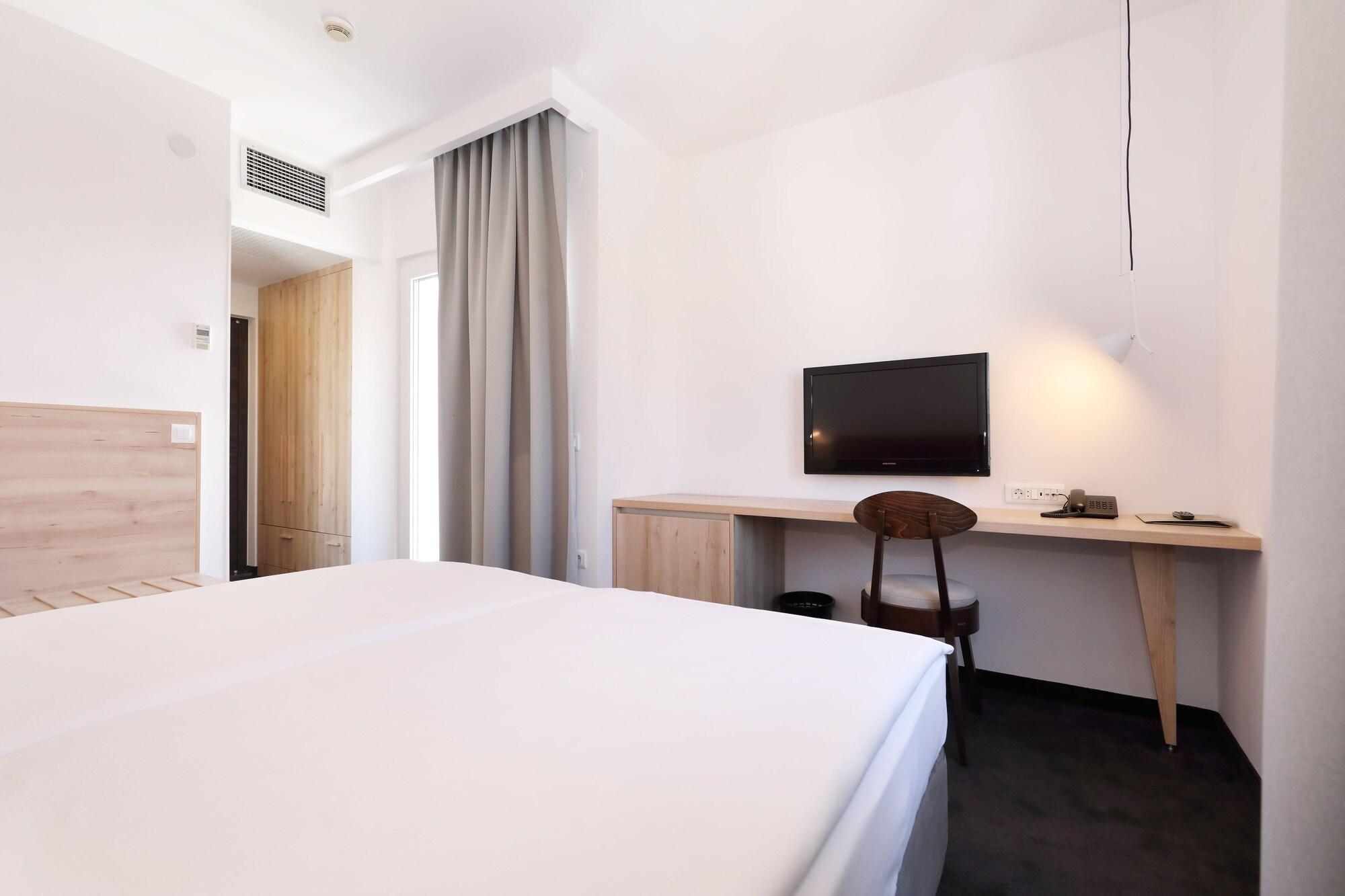 Hotel Mediteran Задар Екстериор снимка
