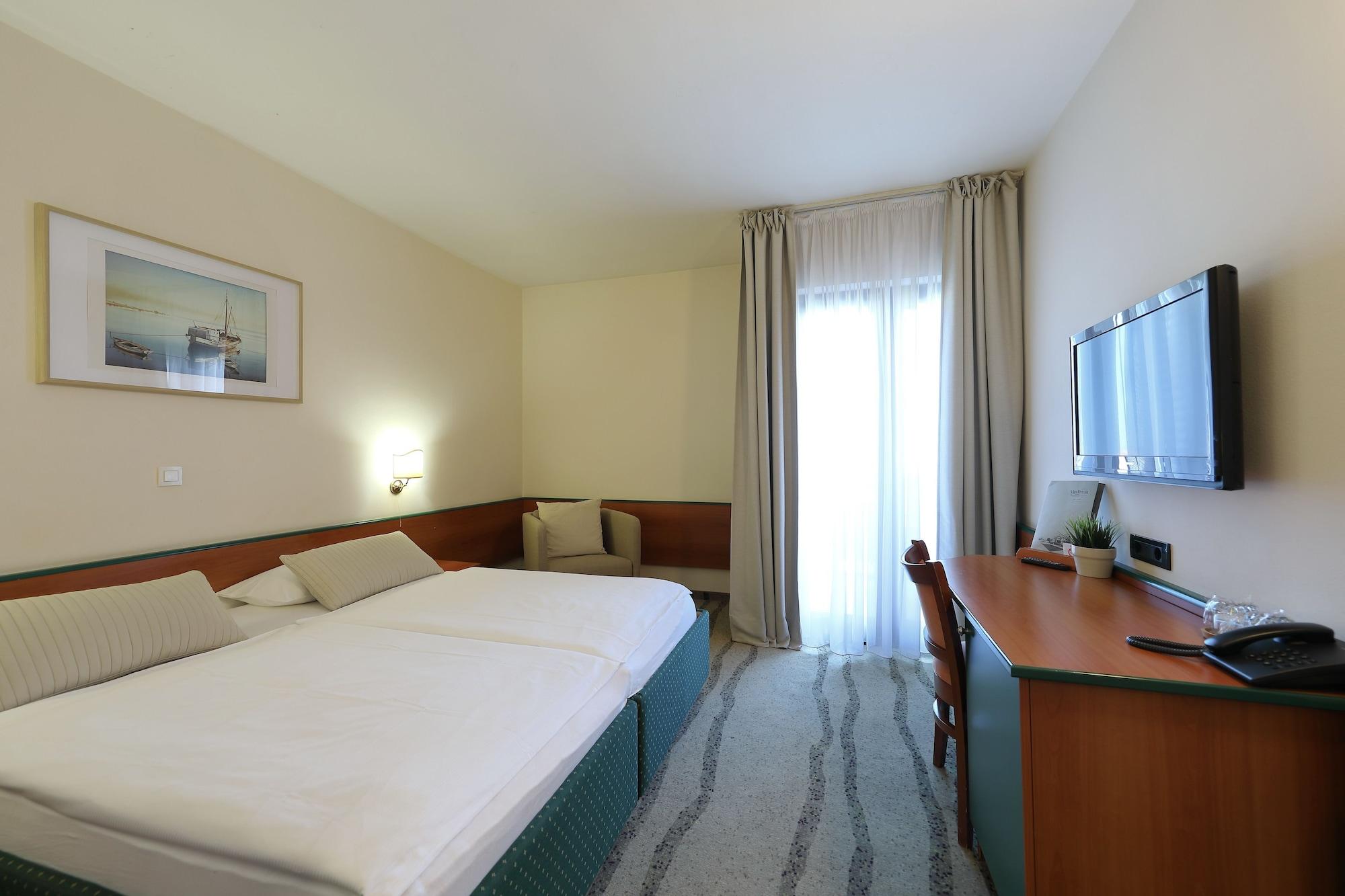 Hotel Mediteran Задар Екстериор снимка