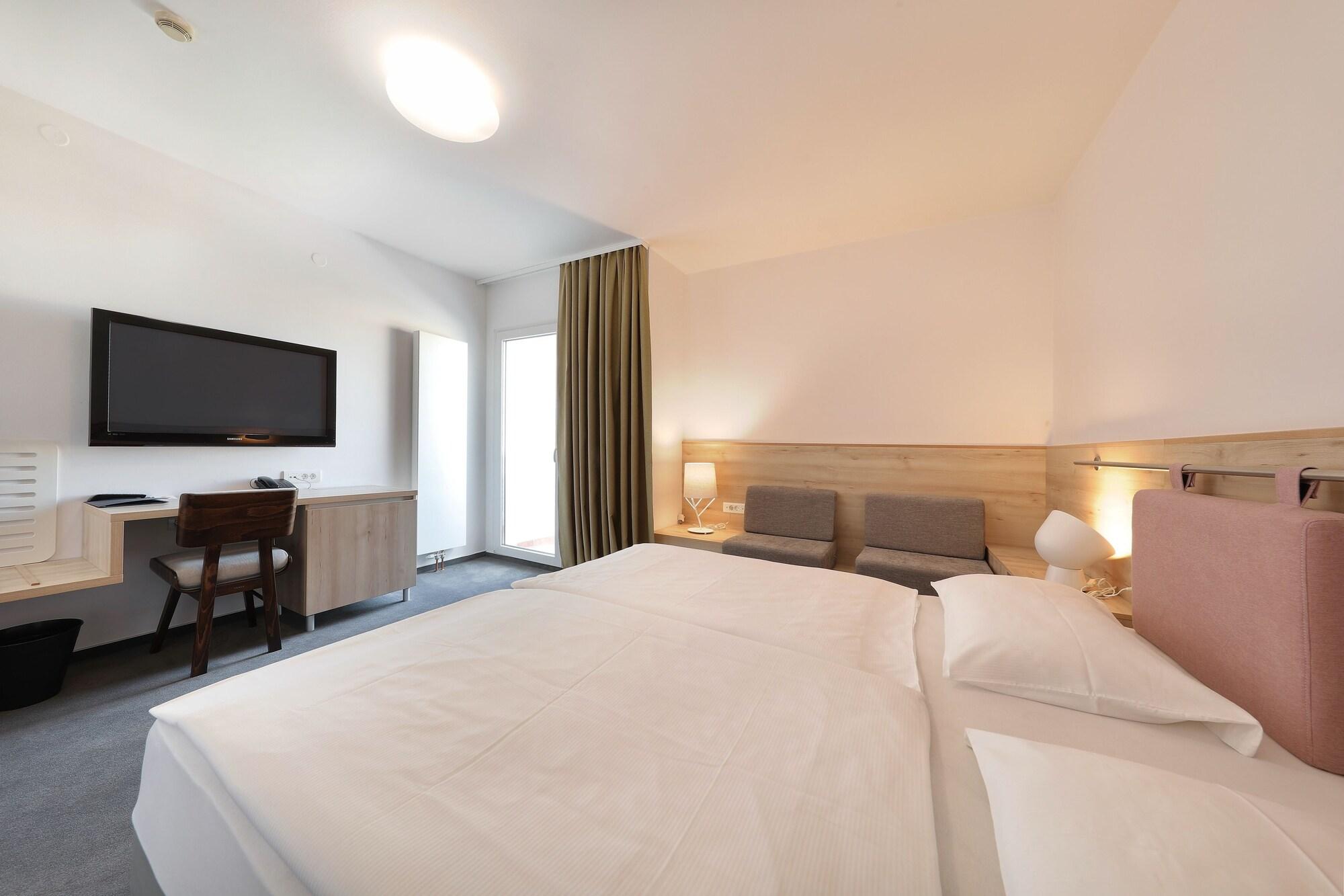Hotel Mediteran Задар Екстериор снимка