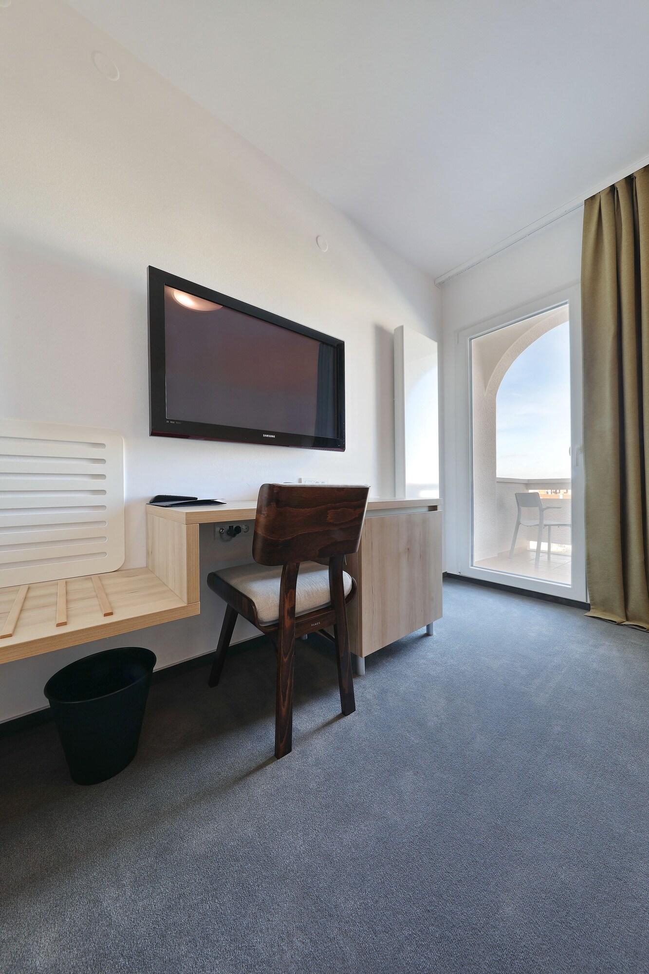 Hotel Mediteran Задар Екстериор снимка