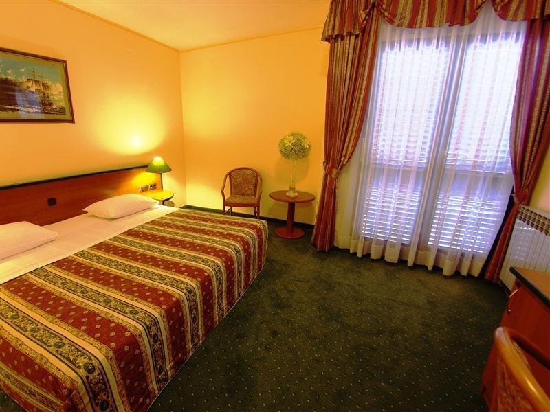 Hotel Mediteran Задар Екстериор снимка