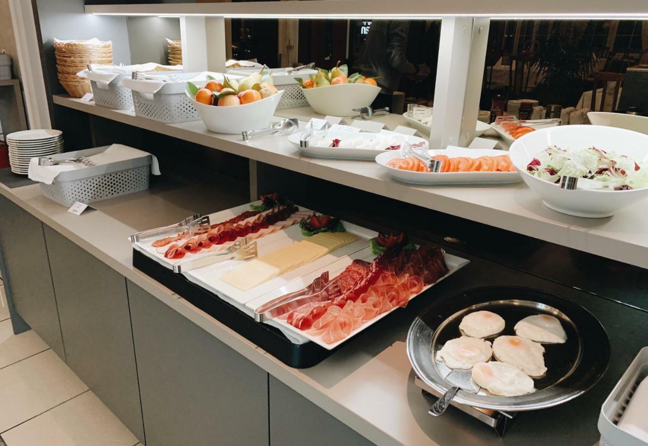 Hotel Mediteran Задар Екстериор снимка