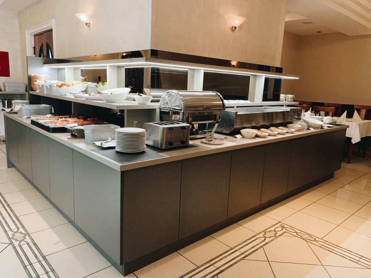 Hotel Mediteran Задар Екстериор снимка